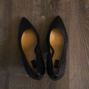 Black point toe heels